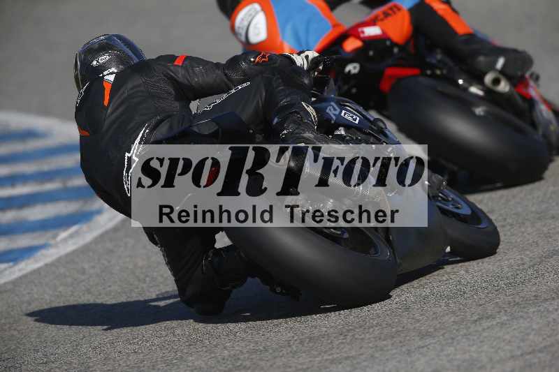 /Archiv-2024/02 29.01.-02.02.2024 Moto Center Thun Jerez/Gruppe schwarz-black/backside